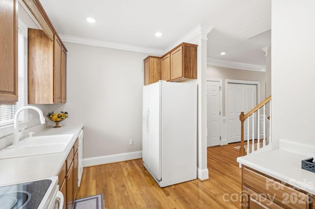 8 Sweet Gum Drive, Asheville, NC 28805