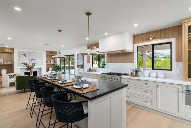 2193 Harbour Heights Rd, San Diego, CA 92109