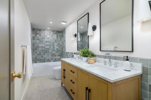 2193 Harbour Heights Rd, San Diego, CA 92109