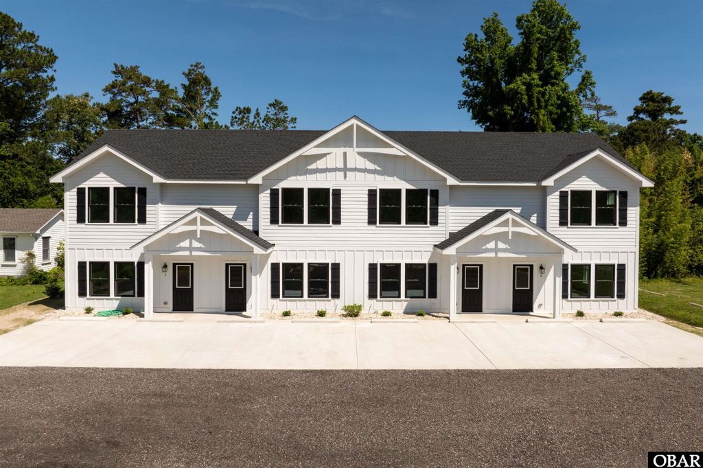 Image 1 of property listing at 517 Ananias Dare Street Unit 4, Manteo, NC 27954