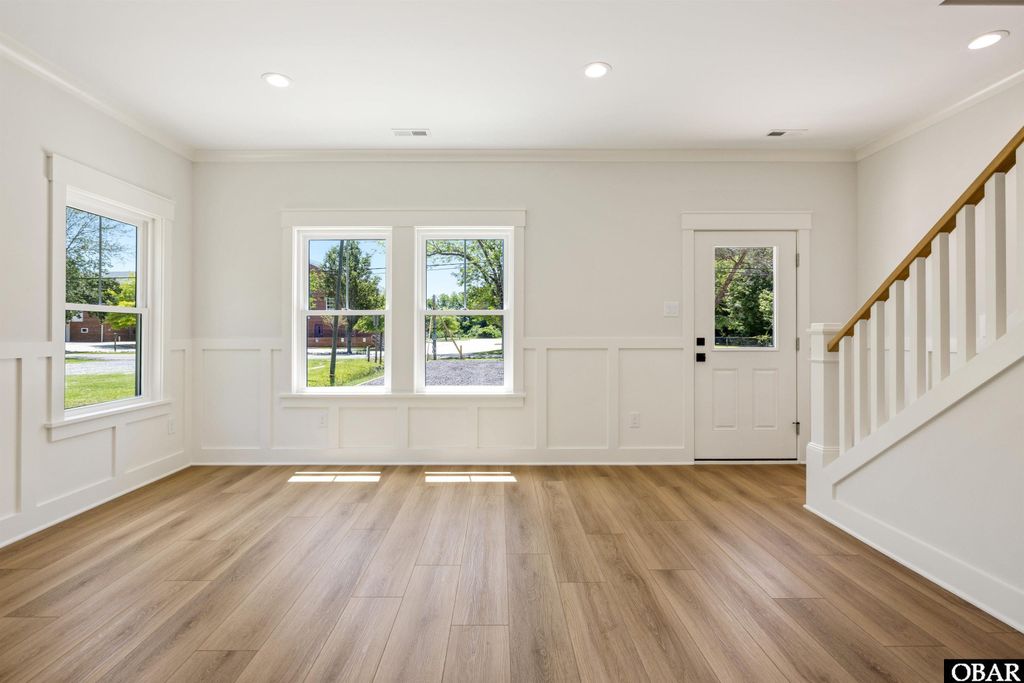 Image 16 of property listing at 517 Ananias Dare Street Unit 4, Manteo, NC 27954