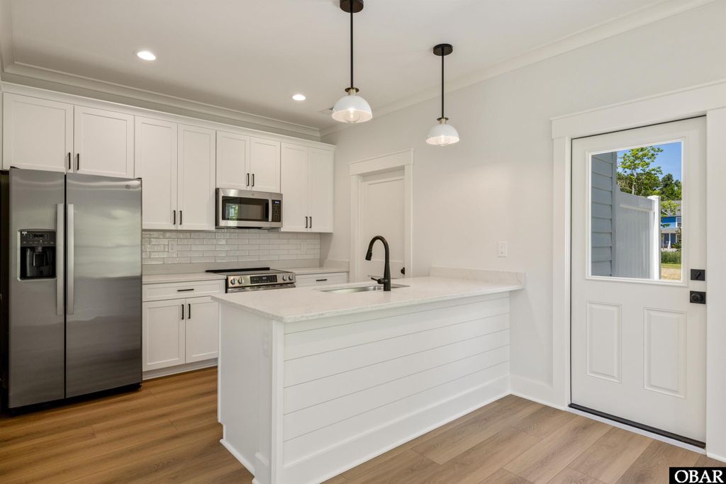 Image 20 of property listing at 517 Ananias Dare Street Unit 4, Manteo, NC 27954