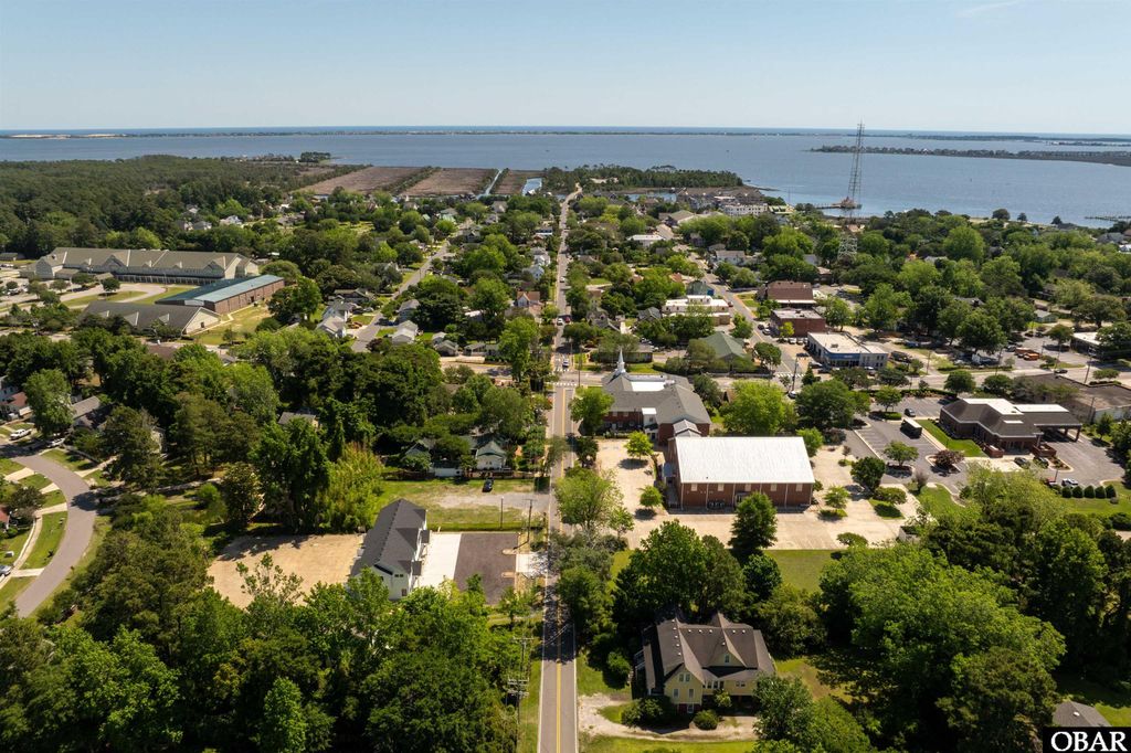 Image 4 of property listing at 517 Ananias Dare Street Unit 4, Manteo, NC 27954