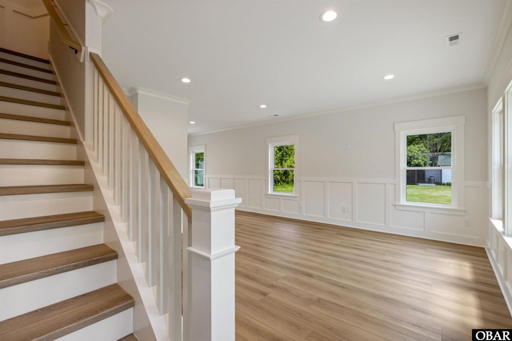 Image 9 of property listing at 517 Ananias Dare Street Unit 4, Manteo, NC 27954