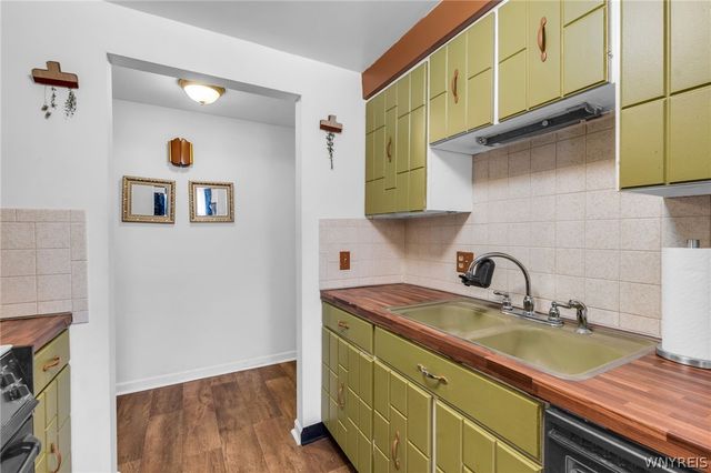 1370 Maple Road 5, Amherst, NY 14221