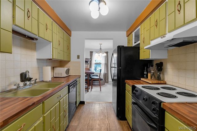 1370 Maple Road 5, Amherst, NY 14221