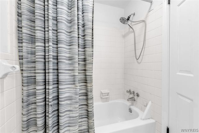 1370 Maple Road 5, Amherst, NY 14221