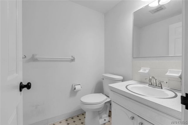 1370 Maple Road 5, Amherst, NY 14221