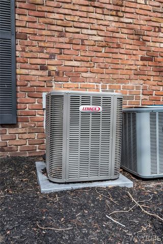 1370 Maple Road 5, Amherst, NY 14221