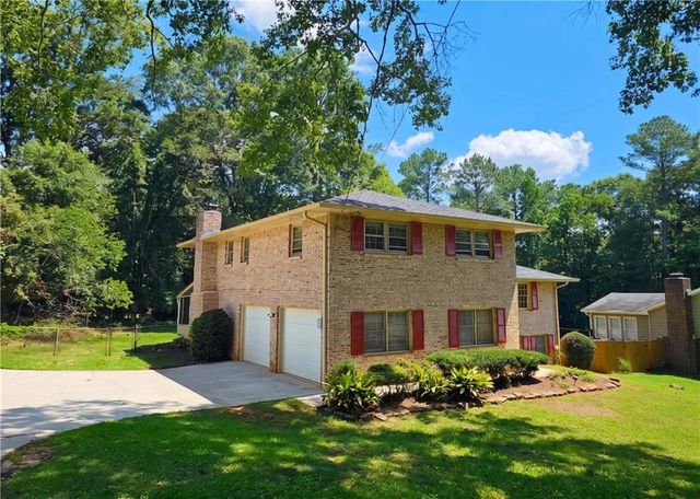 4828 Scotland Drive, Stone Mountain, GA 30088