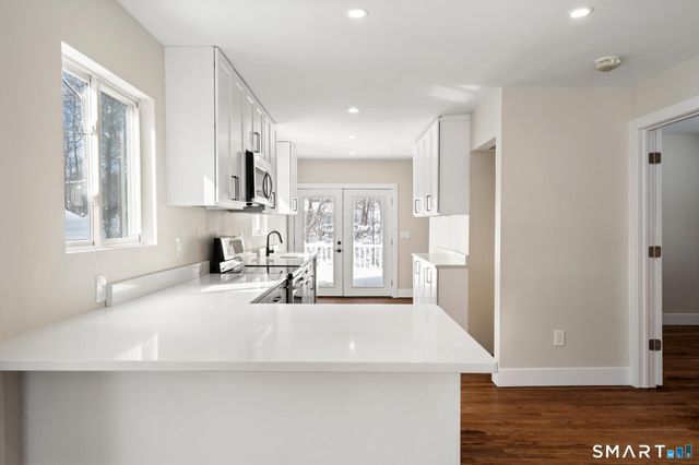 6 Juniper Ridge Drive, Danbury, CT 06811