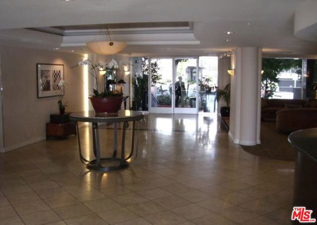 7250 Franklin Avenue 901, Los Angeles, CA 90046