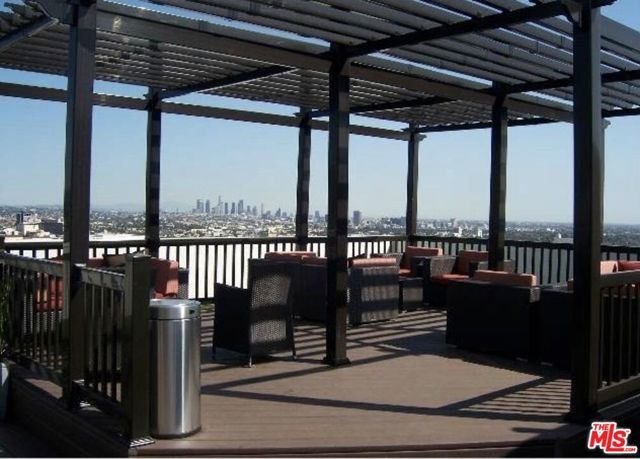 7250 Franklin Avenue 901, Los Angeles, CA 90046