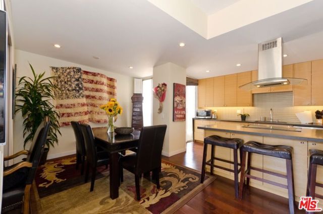 7250 Franklin Avenue 901, Los Angeles, CA 90046