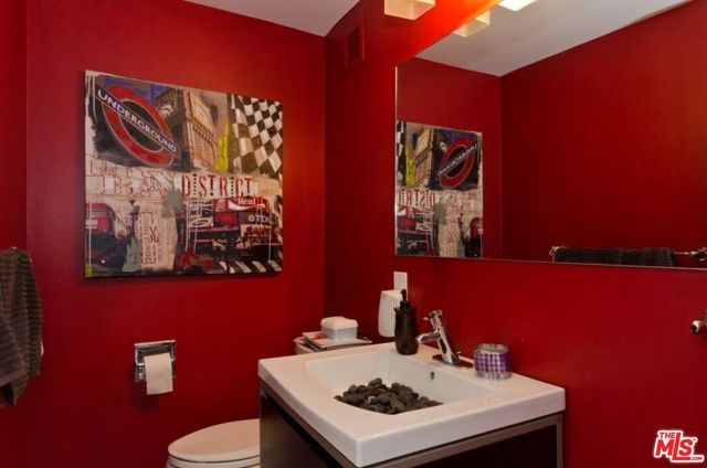 7250 Franklin Avenue 901, Los Angeles, CA 90046