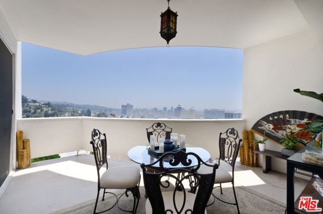 7250 Franklin Avenue 901, Los Angeles, CA 90046
