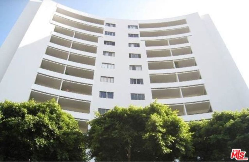 7250 Franklin Avenue 901, Los Angeles, CA 90046