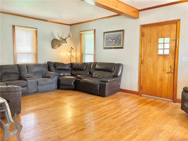 406 S 6th Street, Burlington, KS 66839