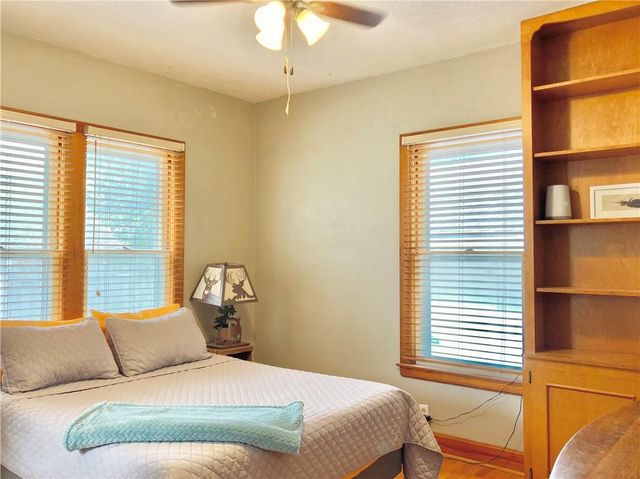 406 S 6th Street, Burlington, KS 66839
