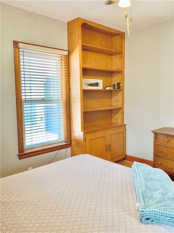 406 S 6th Street, Burlington, KS 66839