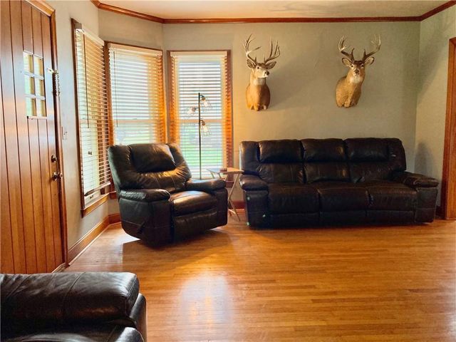 406 S 6th Street, Burlington, KS 66839