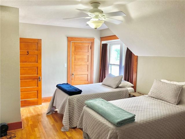 406 S 6th Street, Burlington, KS 66839