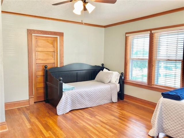 406 S 6th Street, Burlington, KS 66839