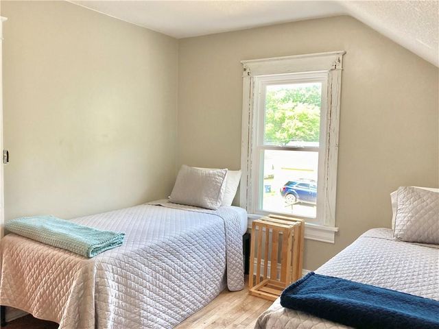 406 S 6th Street, Burlington, KS 66839