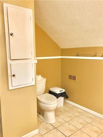406 S 6th Street, Burlington, KS 66839