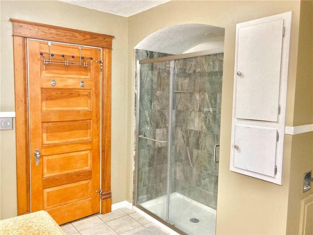 406 S 6th Street, Burlington, KS 66839