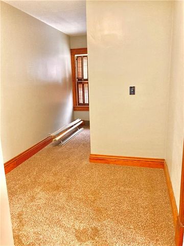 406 S 6th Street, Burlington, KS 66839