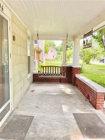 406 S 6th Street, Burlington, KS 66839