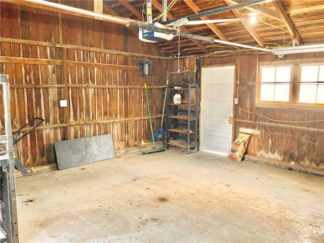 406 S 6th Street, Burlington, KS 66839
