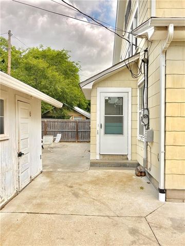 406 S 6th Street, Burlington, KS 66839