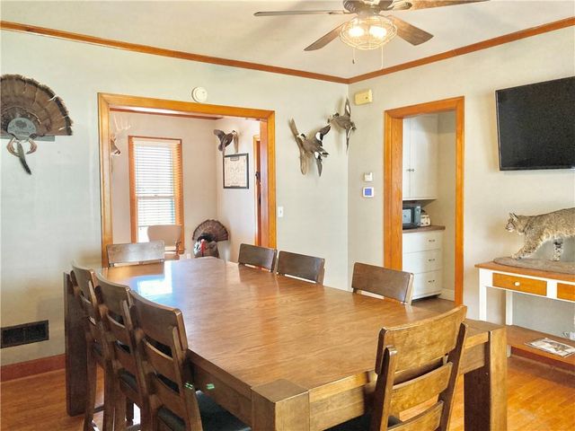 406 S 6th Street, Burlington, KS 66839