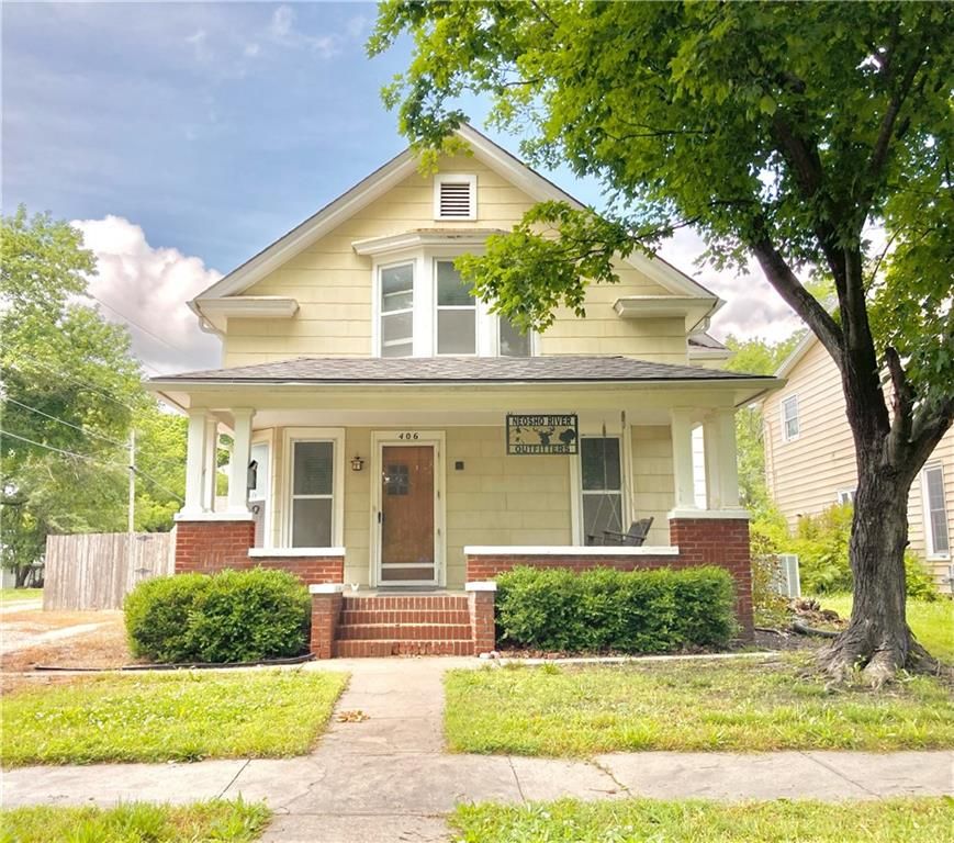 406 S 6th Street, Burlington, KS 66839