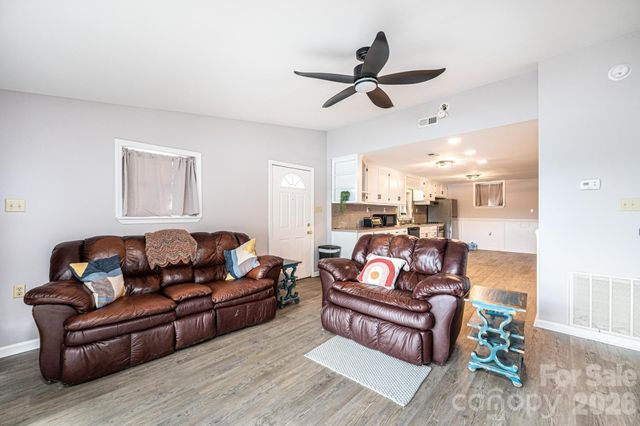4566 Windward Lane, Catawba, NC 28609