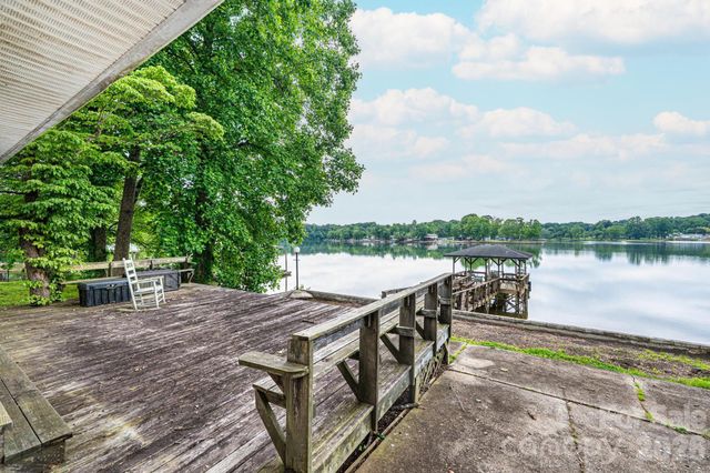 4566 Windward Lane, Catawba, NC 28609