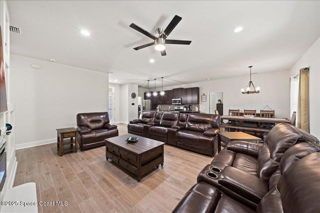 1015 Durango Street SE, Palm Bay, FL 32909