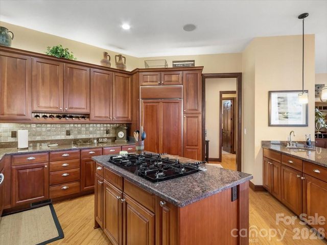 600 Andrew Banks Road D4, Burnsville, NC 28714