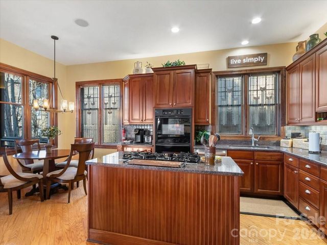 600 Andrew Banks Road D4, Burnsville, NC 28714