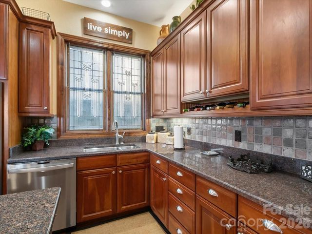 600 Andrew Banks Road D4, Burnsville, NC 28714