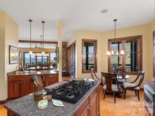 600 Andrew Banks Road D4, Burnsville, NC 28714