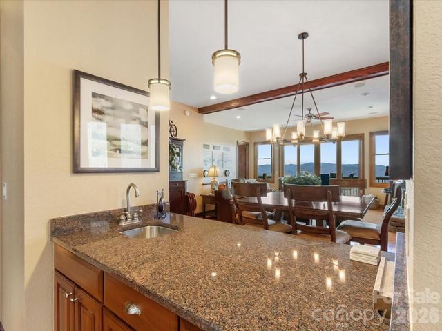 600 Andrew Banks Road D4, Burnsville, NC 28714