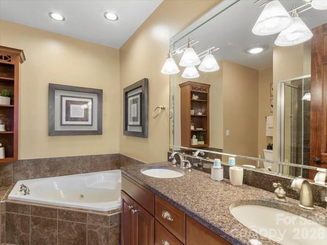600 Andrew Banks Road D4, Burnsville, NC 28714