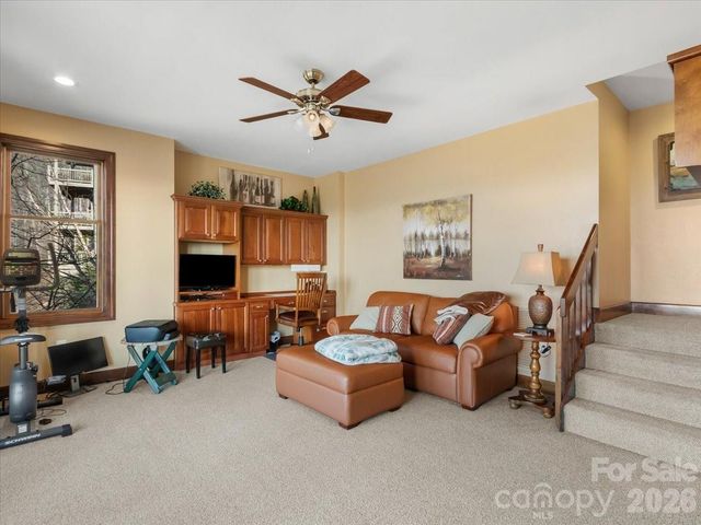 600 Andrew Banks Road D4, Burnsville, NC 28714