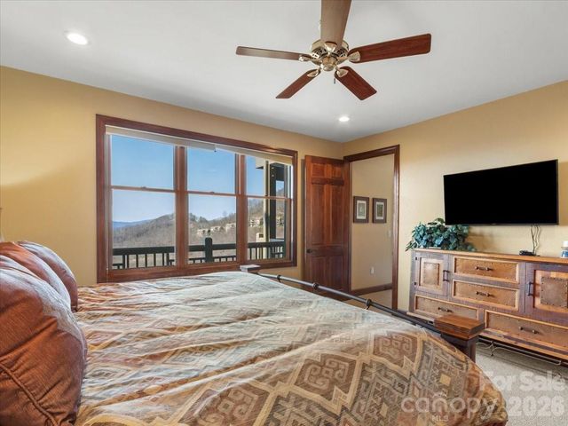 600 Andrew Banks Road D4, Burnsville, NC 28714