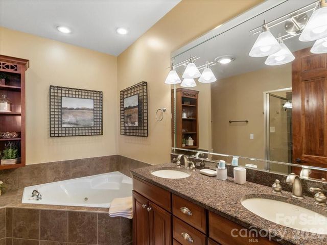 600 Andrew Banks Road D4, Burnsville, NC 28714