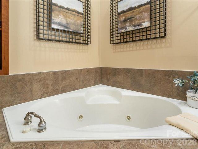 600 Andrew Banks Road D4, Burnsville, NC 28714