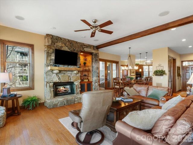 600 Andrew Banks Road D4, Burnsville, NC 28714